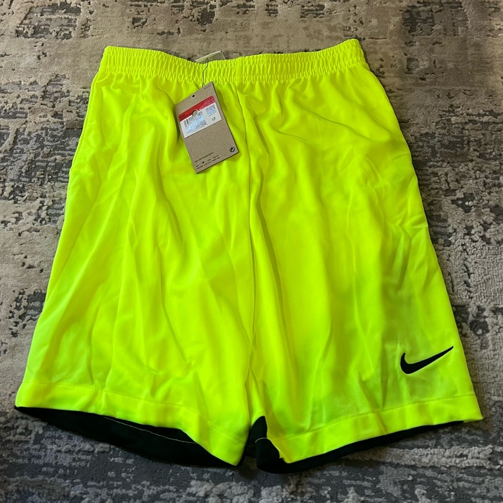 NWT Nike Voltage Green Football Shorts Size Large